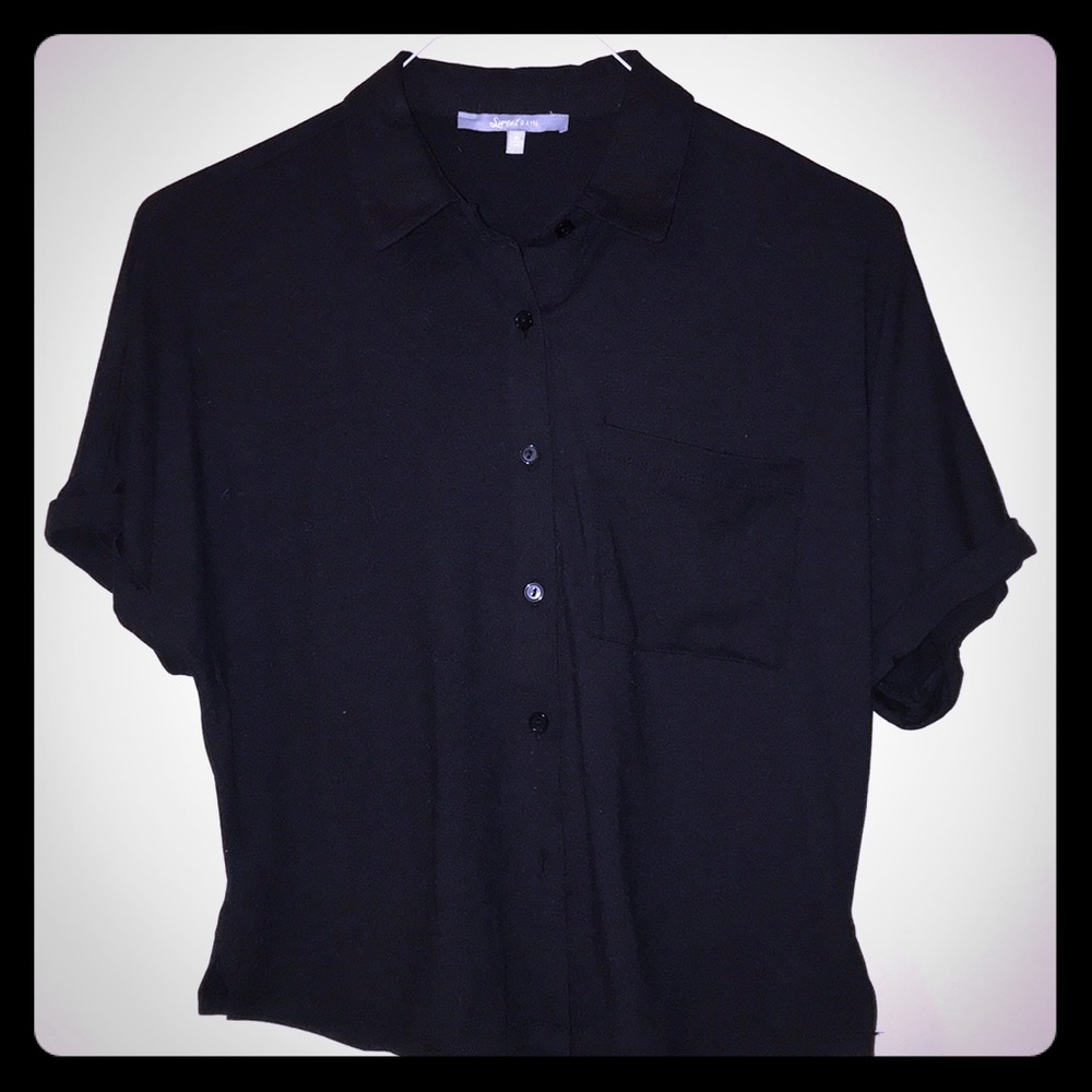 Black button crop top